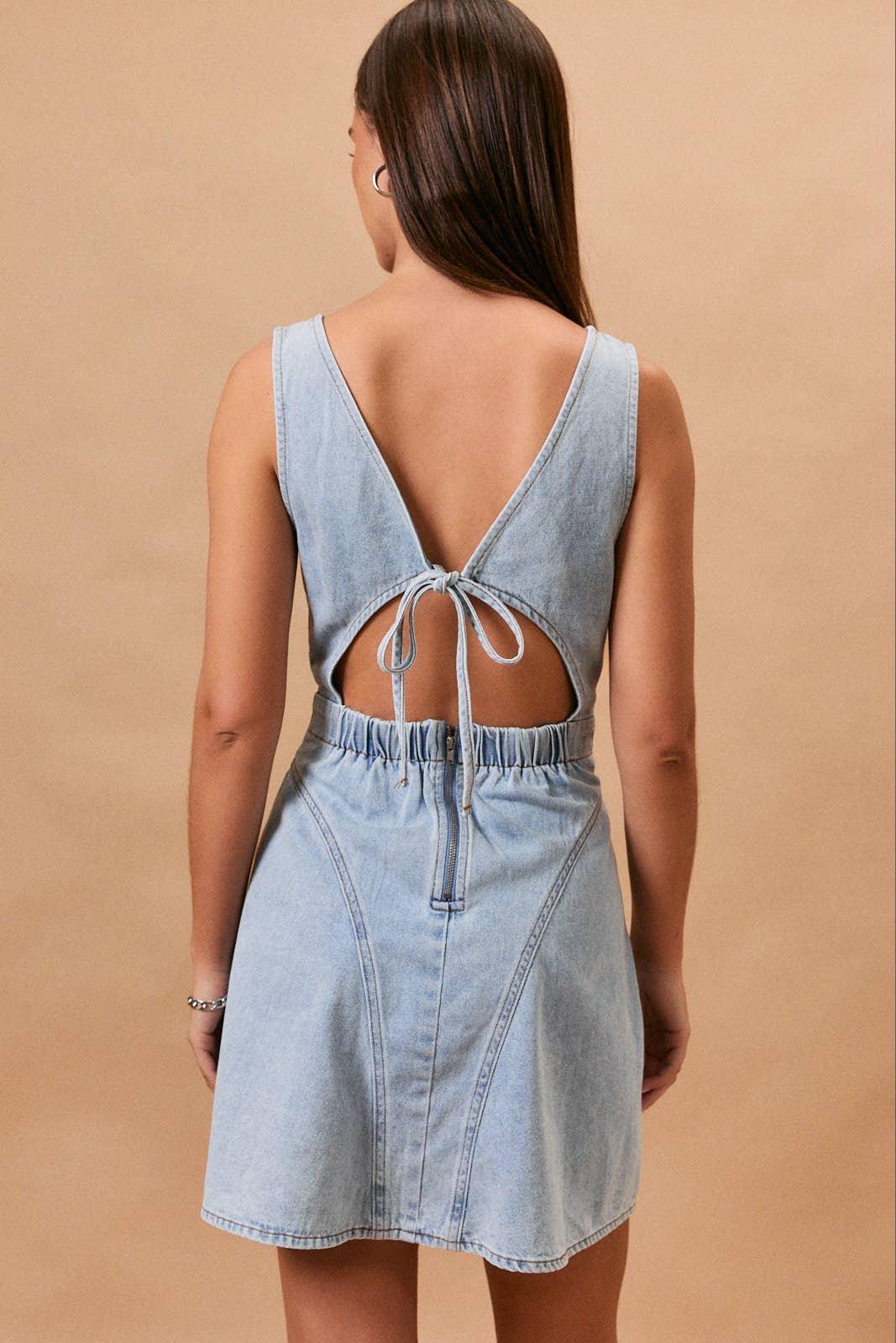 BOAT NECK SLEEVELESS FLARE DENIM DRESS